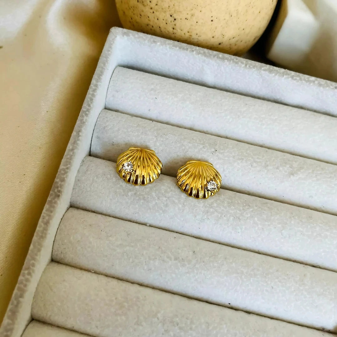 Diamond Shell Studs - 18k Gold Plated