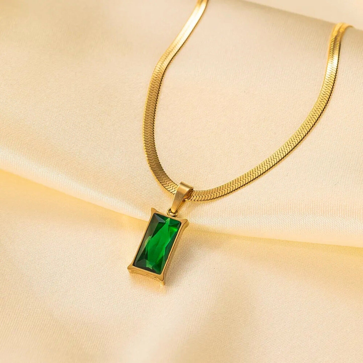 Snake Chain Necklace with Green stone Emerald