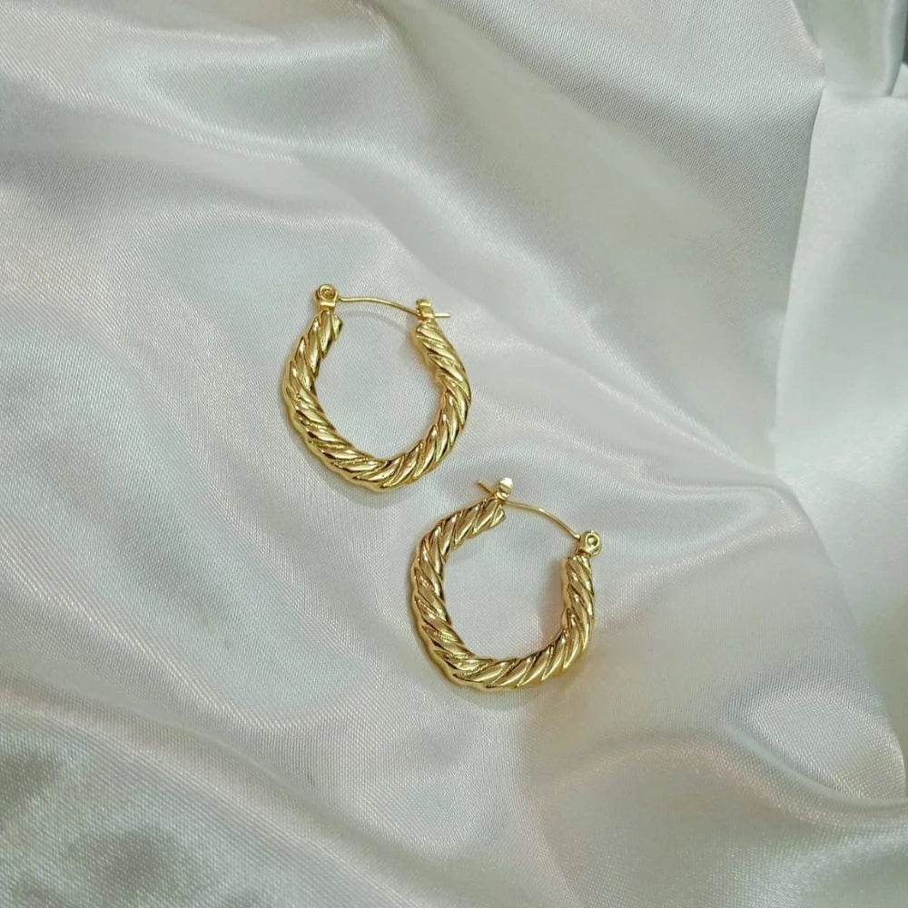 Twisted Hoop Earrings – 18K Gold Plated