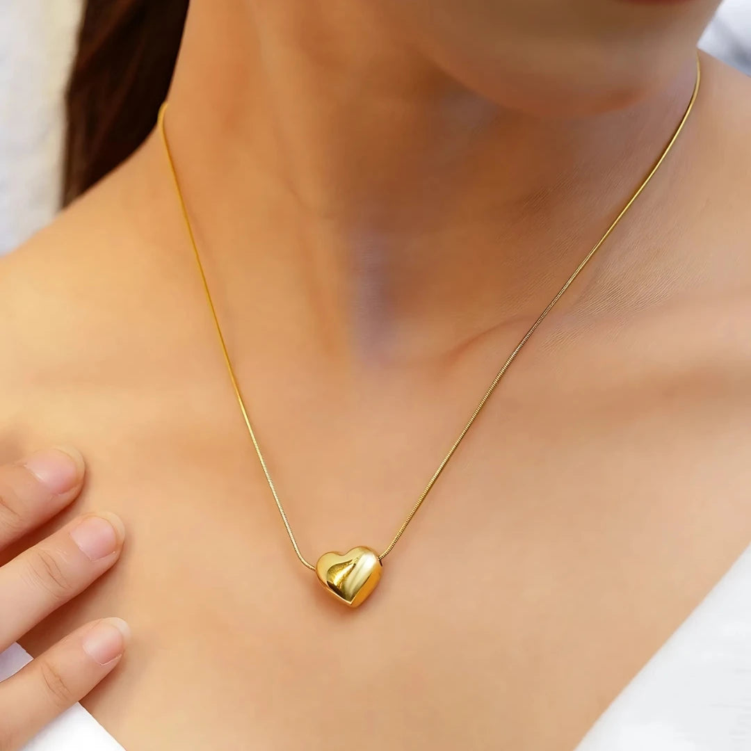 Wanderlove Minimal Heart Necklace