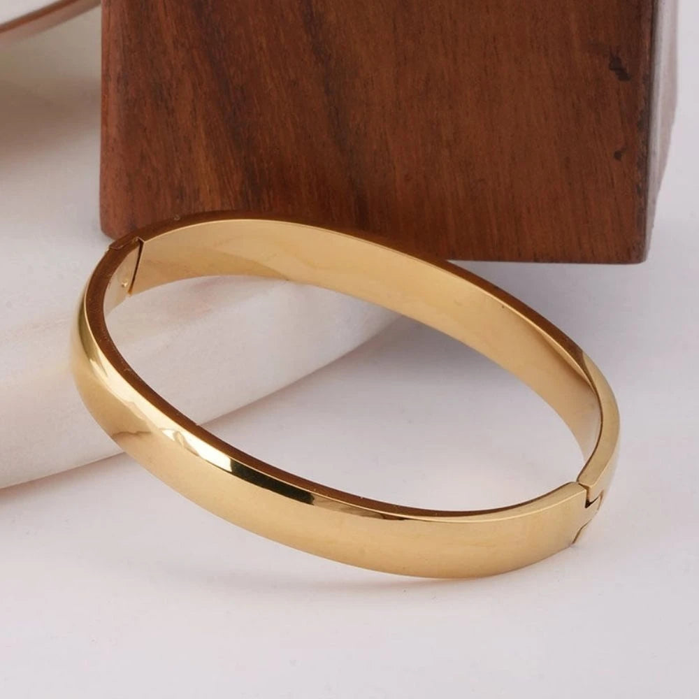 Classic Sleek Bangle – 18K Gold Plated