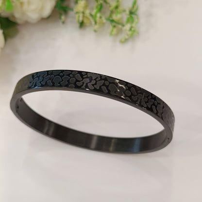 Men's Textured Kada Bracelet Design 2