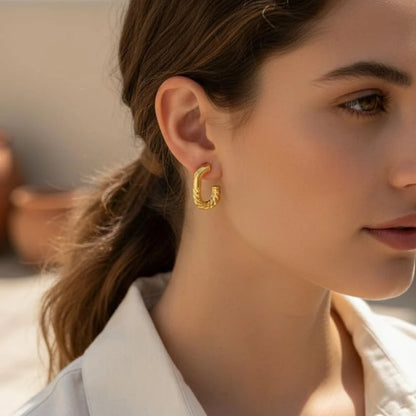 Luna Twist Hoops – 18K Gold Plated