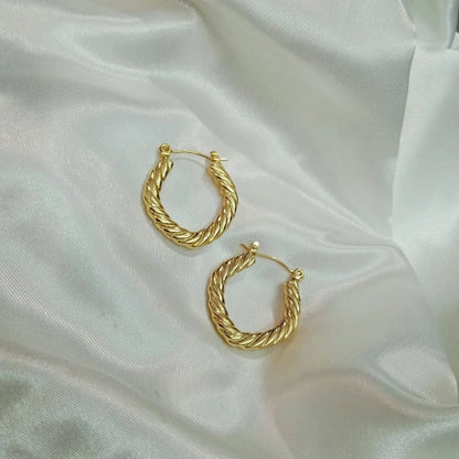 Twisted Hoop Earrings – 18K Gold Plated