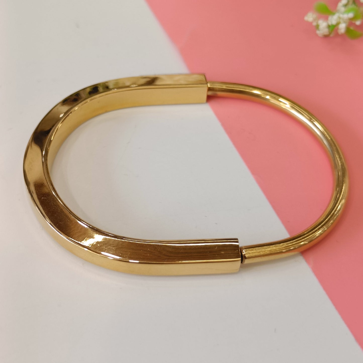 Anti Tarnish Gold Toned Oval Lock Bracelet